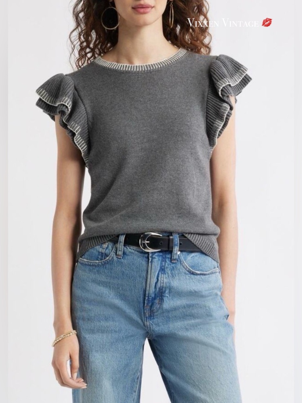 TREASURE & BOND TIERED FLUTTER SLEEVE KNIT TOP IN GREY CHARCOAL HEATHER